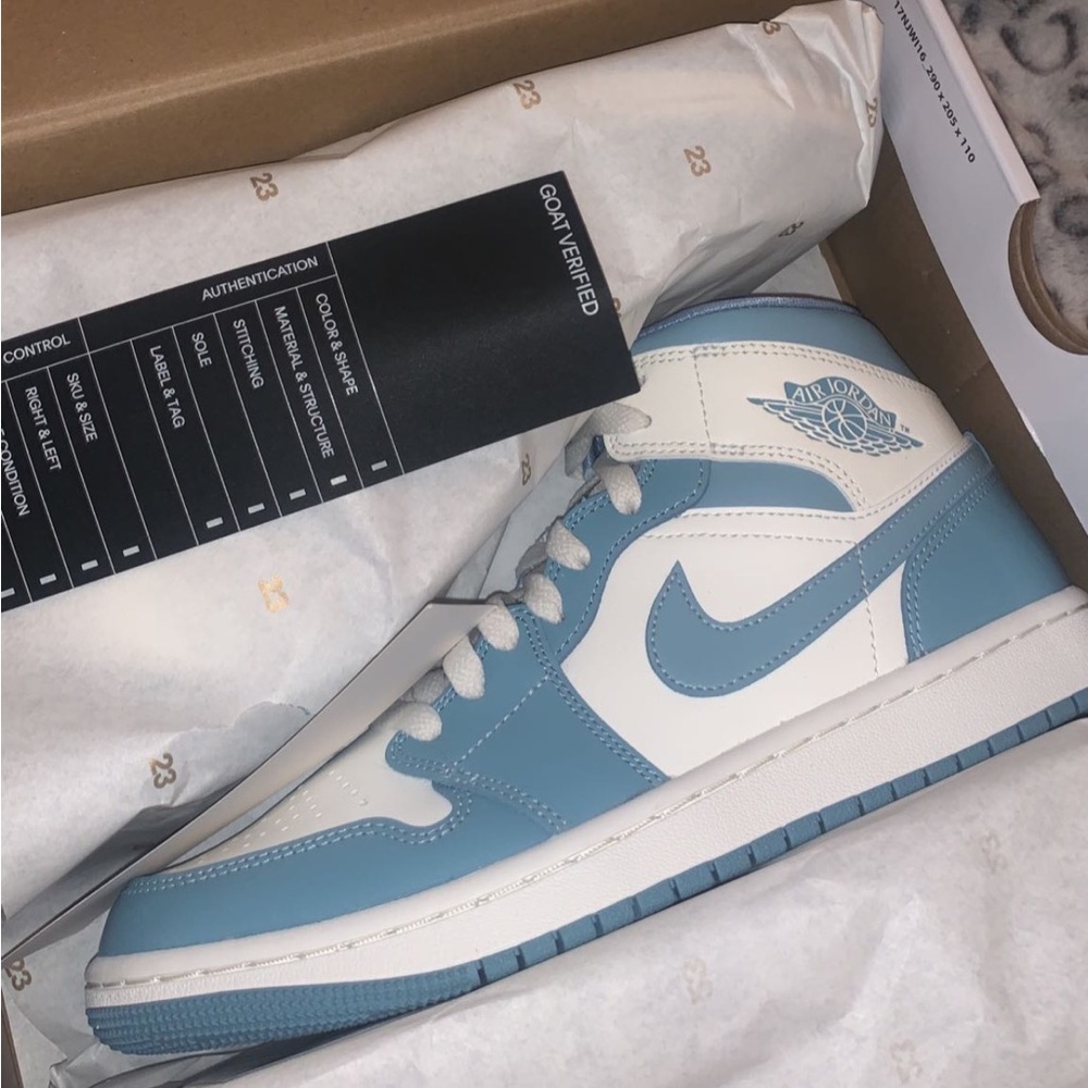 Air Jordan 1’s mid “university blue”